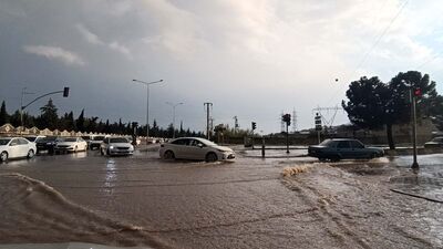 Gaziantep'te sağanak: cadde ve sokaklar suyla doldu