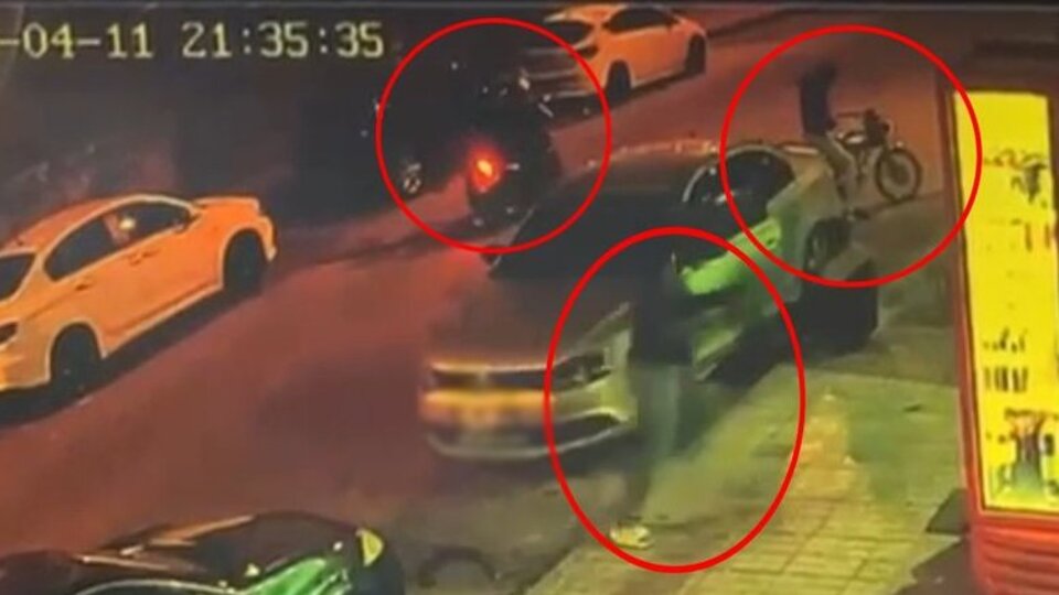 Kahvehaneye silahlı saldırı kamerada