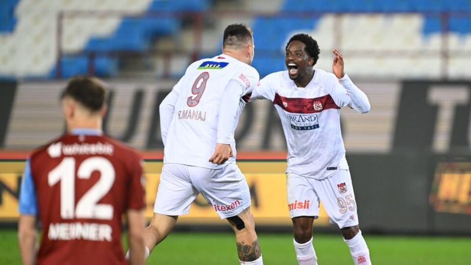 Fırtına'ya evinde şok!