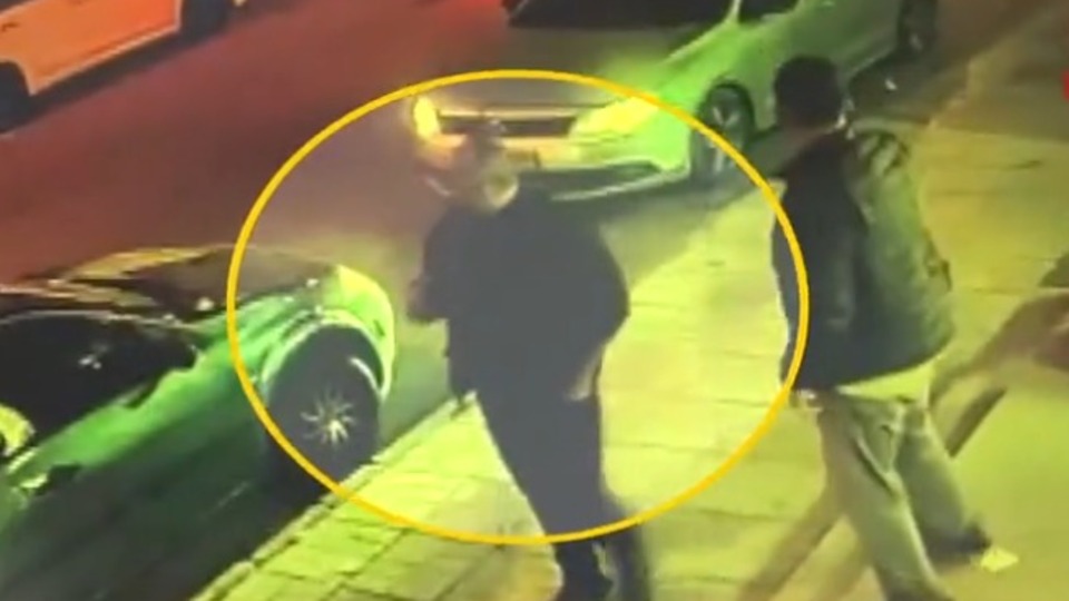 Kurşun yağmurunda çay içti!