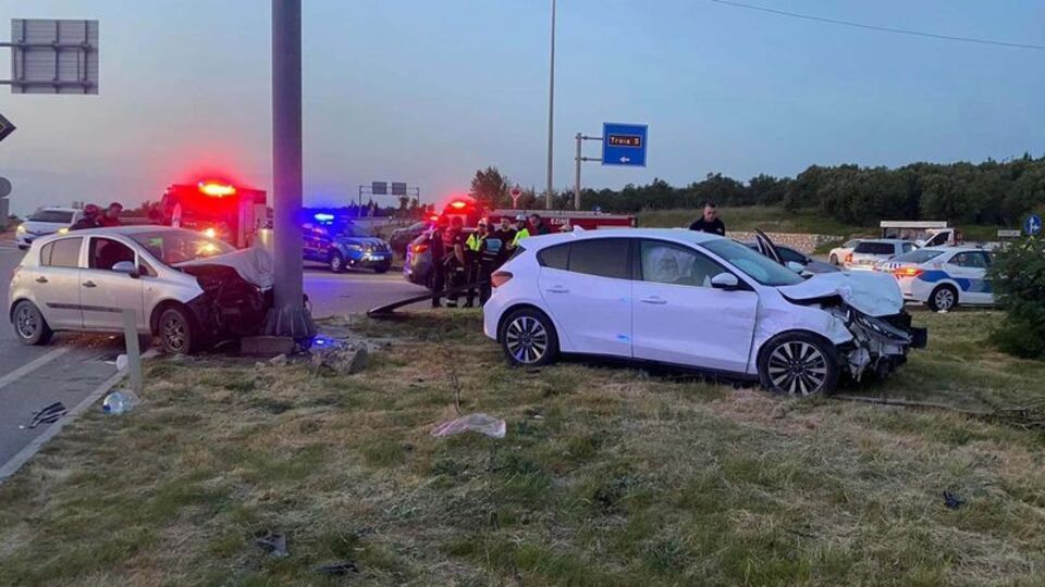 Çanakkale'de feci kaza: 1 ölü, 6 yaralı