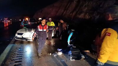 Otomobil kaza yapan araca çarptı: 2 ölü, 7 yaralı