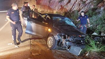 Yolcu otobüsüyle otomobil çarpıştı: 4 ölü