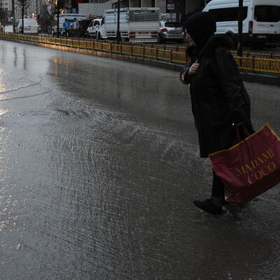 2 bölgede sağanak var!