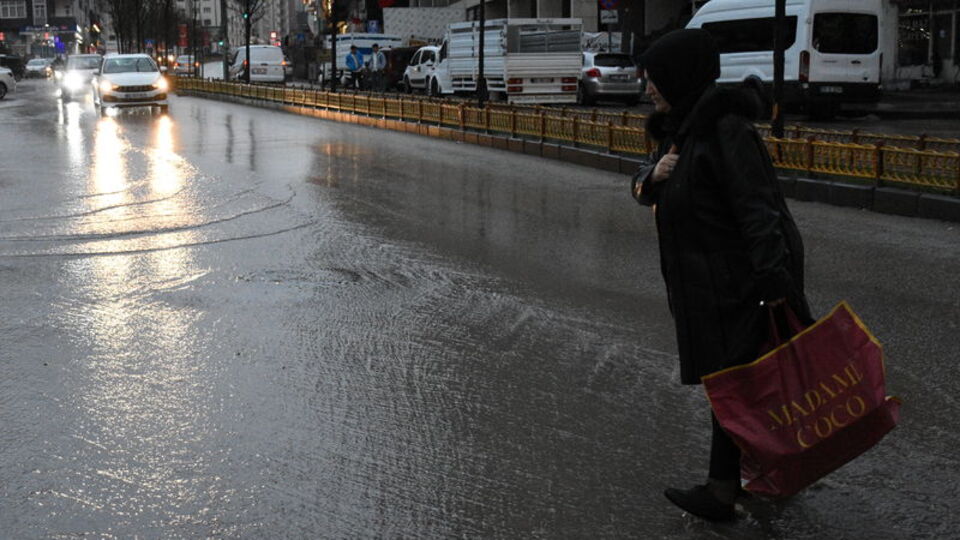 2 bölgede sağanak var!