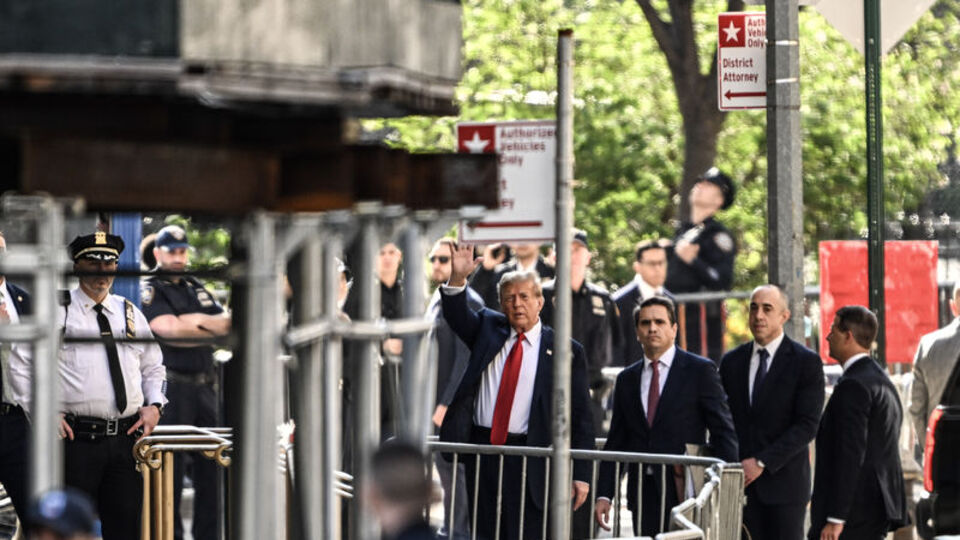 Donald Trump'ın 'sus payı' davası başladı