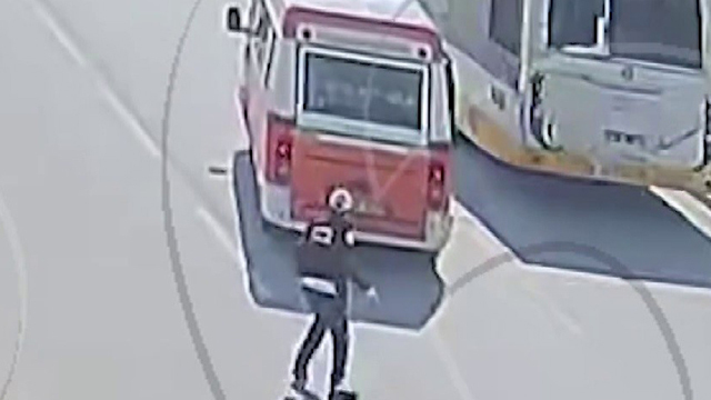 Trafik polisinin dikkati kazayı önledi