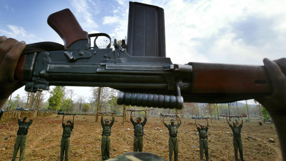 Hindistan'da 29 Maocu isyancı öldürüldü