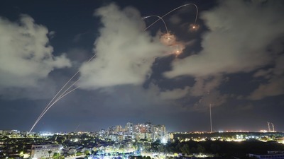 "İran'ın askeri tesislerini hedef alacağız"