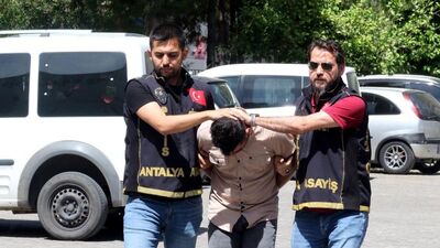 Minibüsü üstlerine sürdü: 1 ölü, 1 yaralı