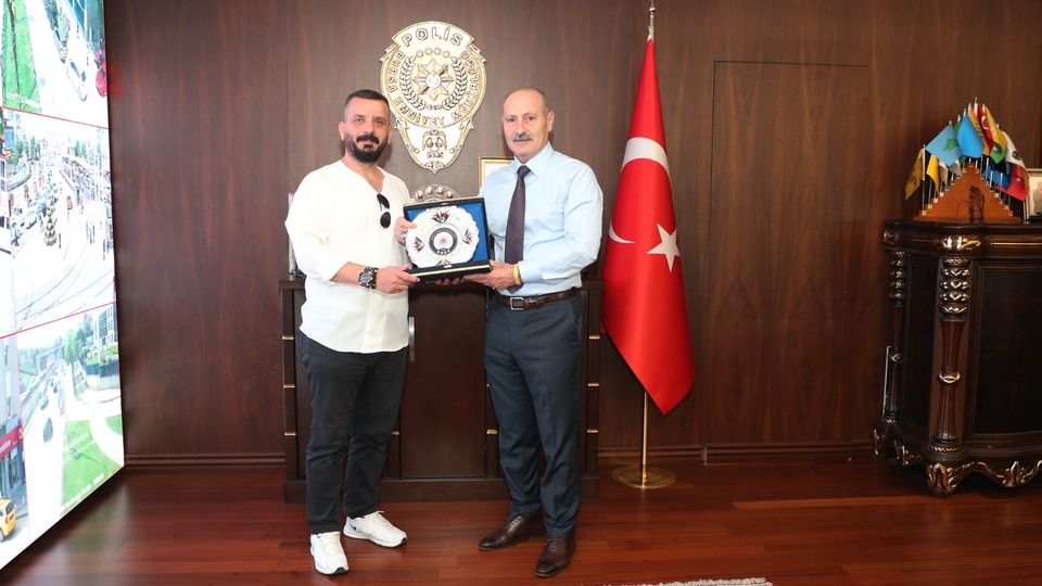 Refleksi alkışlanan esnafa tebrik