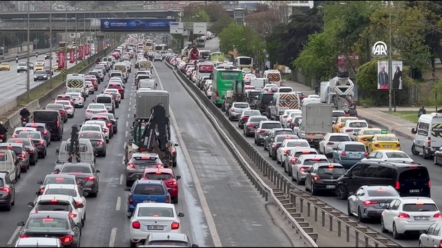 İstanbul'da sağanak trafiği!