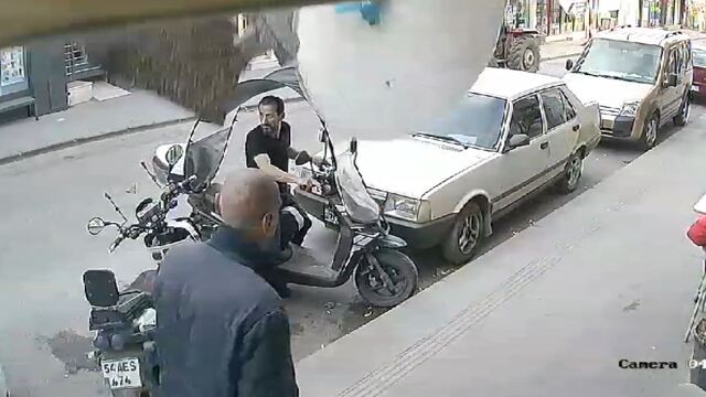 Çanak antenin altında kalmaktan son anda kurtuldu