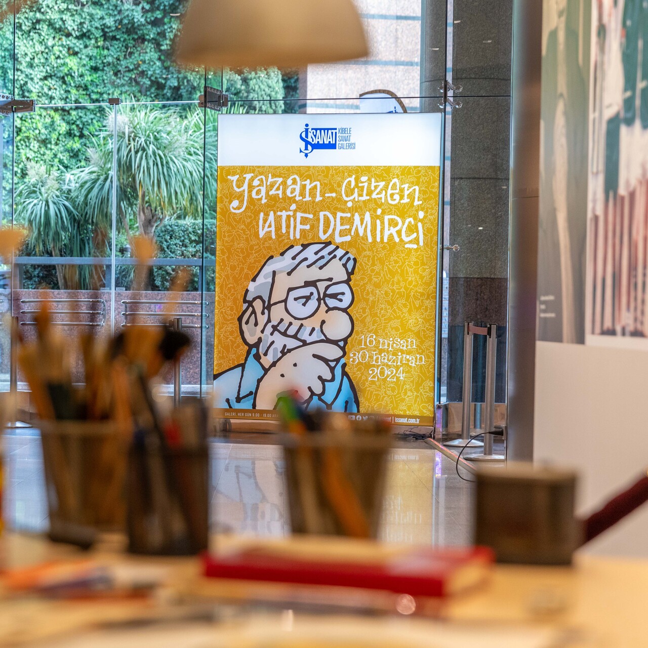 'Yazan-Çizen LATİF DEMİRCİ' İş Sanat'ta