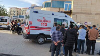 Devrilen traktörün altında kalan sürücü öldü