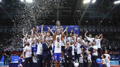 Efeler Ligi'nde şampiyon Halkbank!