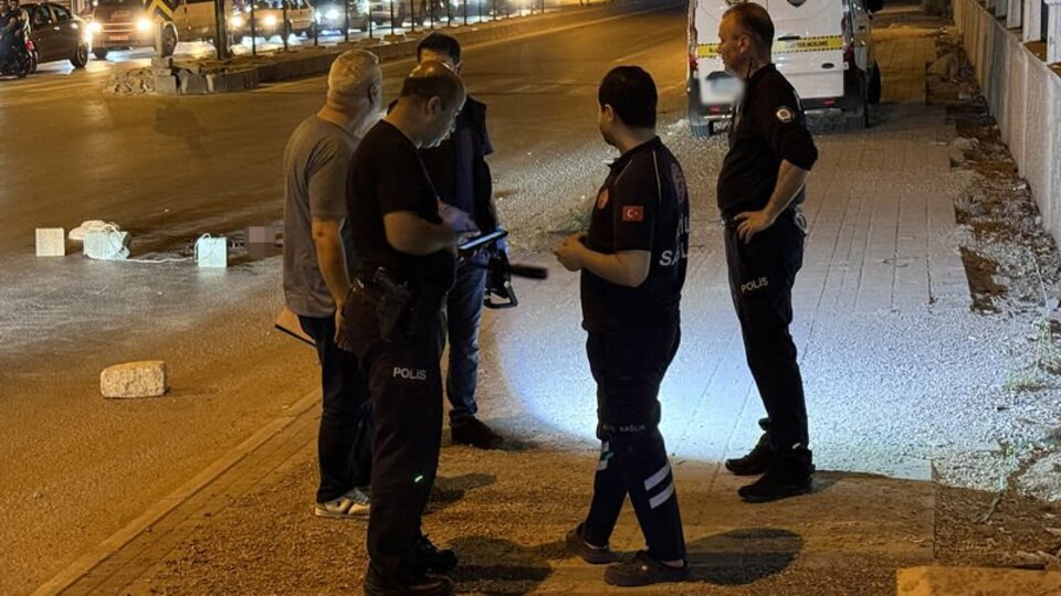 9 aylık hamile kadın kazada öldü, bebeği gözlem altında