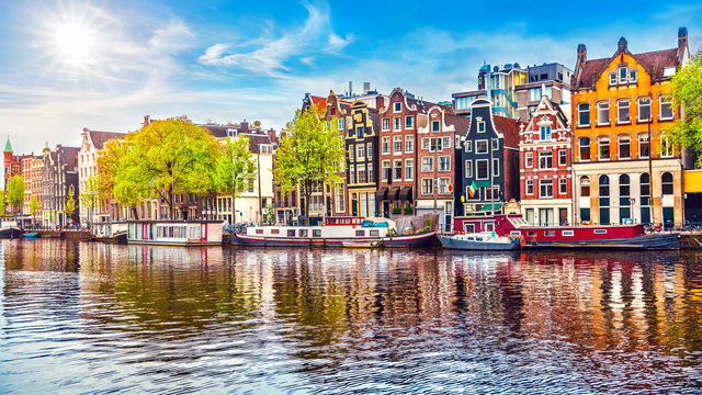 Amsterdam'da 'aşırı turizmle' mücadele kararı