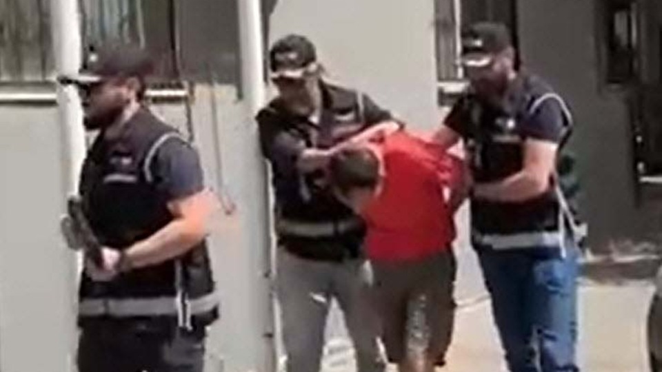 Mavi bültenle aranıyordu: Türkiye'de yakalandı