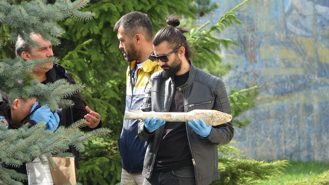 Kazı yaparken tanksavar roketi buldu