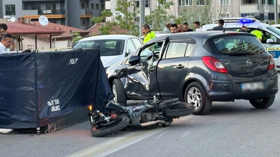 Otomobille çarpışan motosikletin sürücüsü öldü