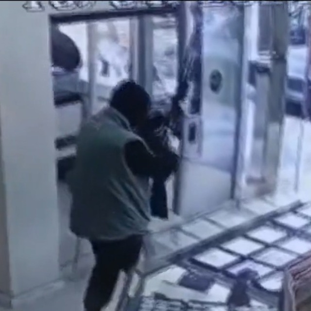 Kuyumcuda dehşet anları!