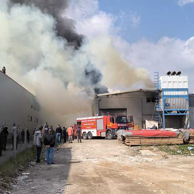 Mobilya fabrikasında yangın