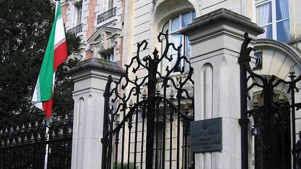 İran'ın Paris Büyükelçiliği'nde bomba paniği