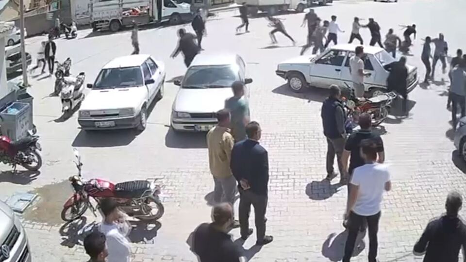 Seçim bitti kavgalar bitmedi: Meydan savaşı