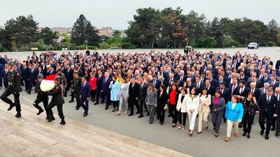 CHP heyeti Anıtkabir'i ziyaret etti