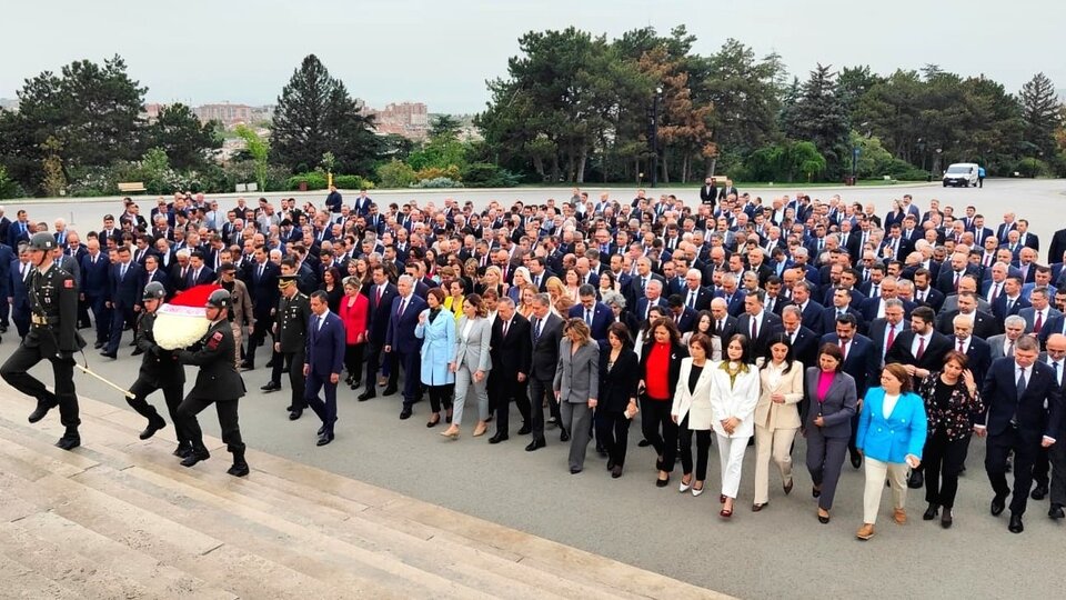 CHP heyeti Anıtkabir'i ziyaret etti