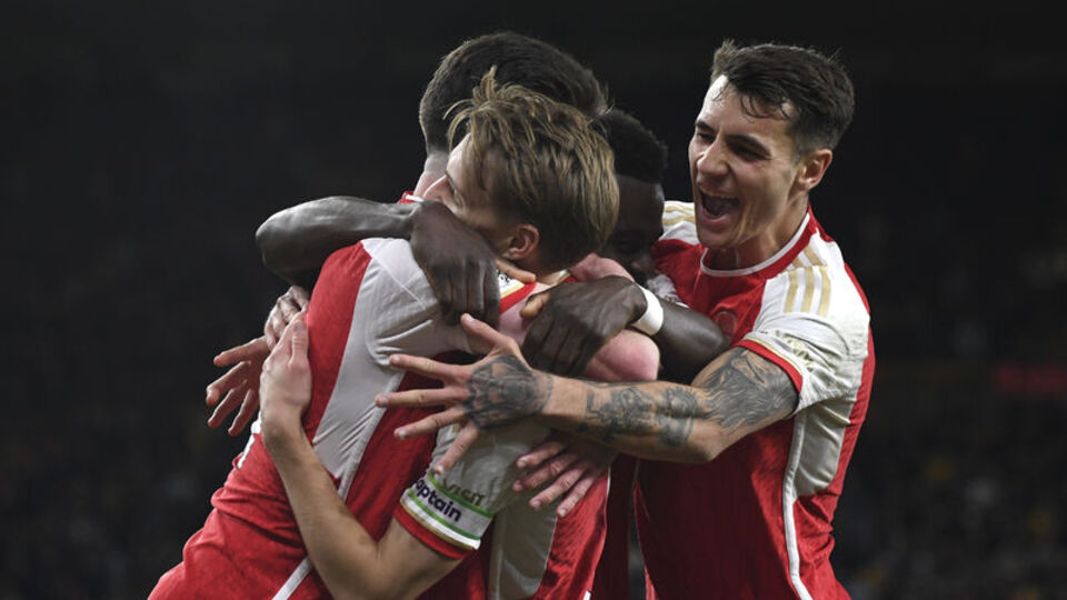 Arsenal kazandı, zirveye çıktı!