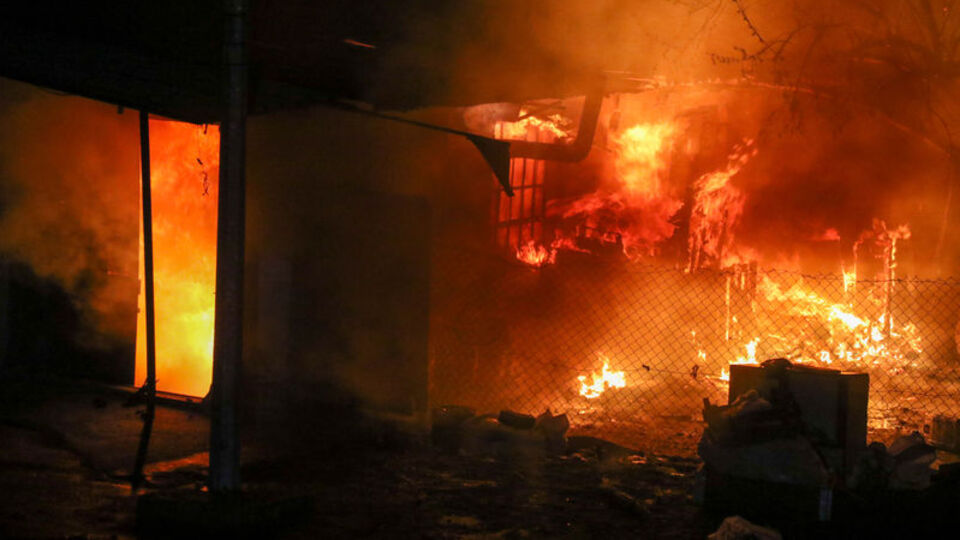 Tekstil atığı deposunda yangın çıktı