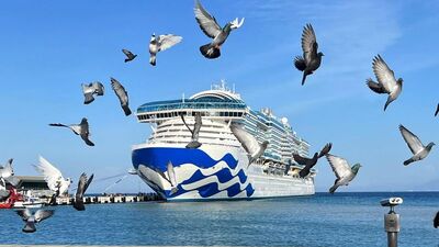 Kuşadası'nda kruvaziyer yoğunluğu