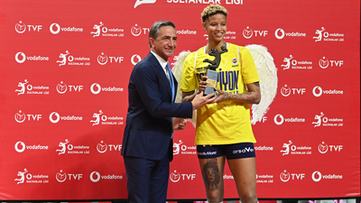 En hızlı servis ödülü Vargas'ın!