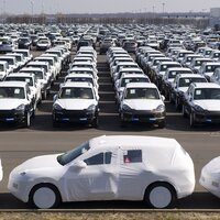 Satılan 10 otomobilden 7'si ithal