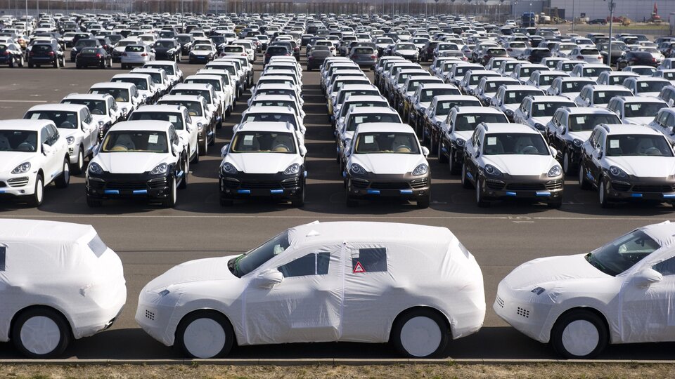 Satılan 10 otomobilden 7'si ithal