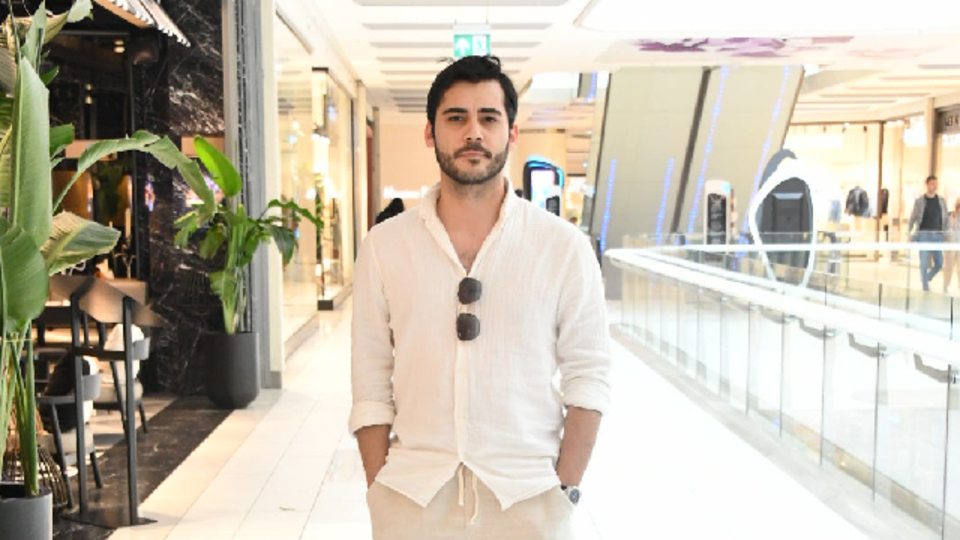 Setlere geri dönüyor