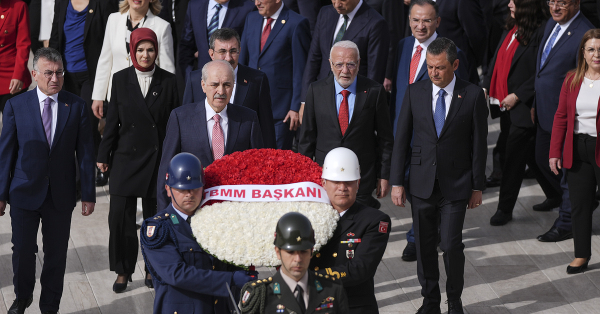 La Turquie marque le 23 avril avec les messages des hommes politiques
