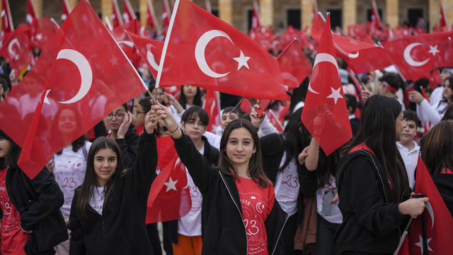 Yurtta 23 Nisan coşkusu... Devlet erkanı Anıtkabir'de