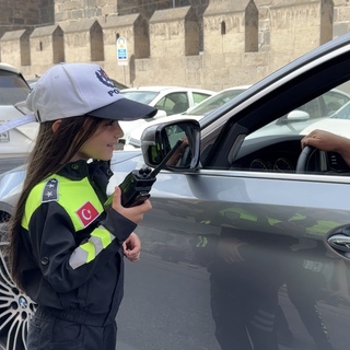 23 Nisan'da çocuklar trafik polisi oldu