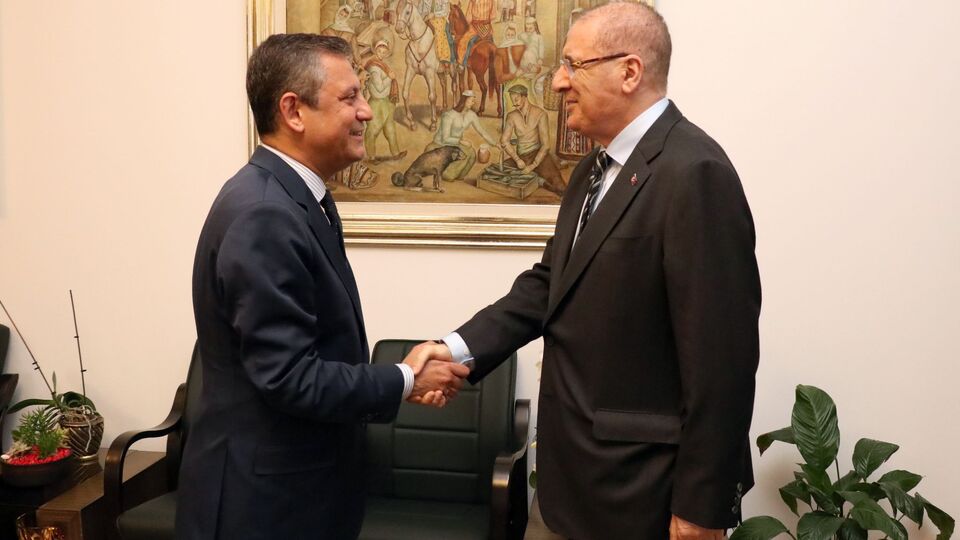 Ciner Medya'dan CHP lideri Özel'e ziyaret