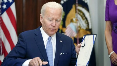 Biden, 95 milyar dolarlık paketi imzaladı