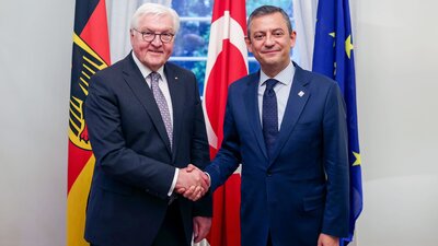 Steinmeier, CHP lideri Özel'i kabul etti