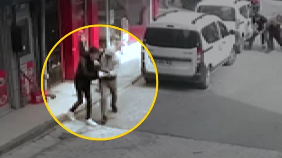 Silahlı hırsıza linç girişimi!