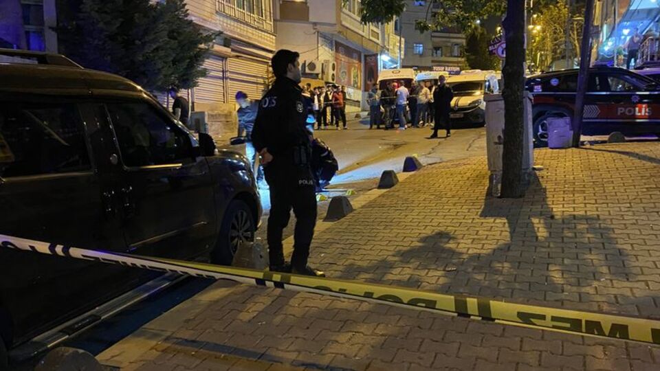 Kaldırımda oturanlara saldırı