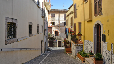 Avrupa'da peş peşe 1 euroya ev kampanyaları