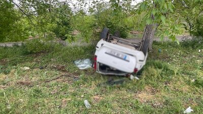 Otomobil şarampole devrildi: 1 ölü, 4 yaralı