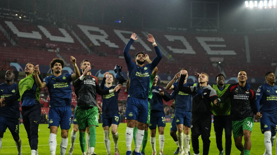 PSV'den tarihi fark!