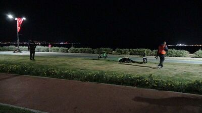 Kordon Sahili'ndeki çimlerde cansız beden bulundu